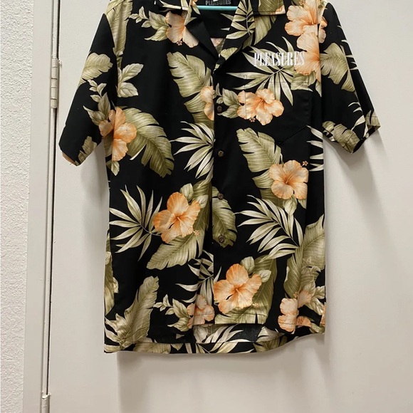 Pacific Legend Hawaiian Floral Black Cream Color Short Sleeve Button Up Size Med - Picture 10 of 10